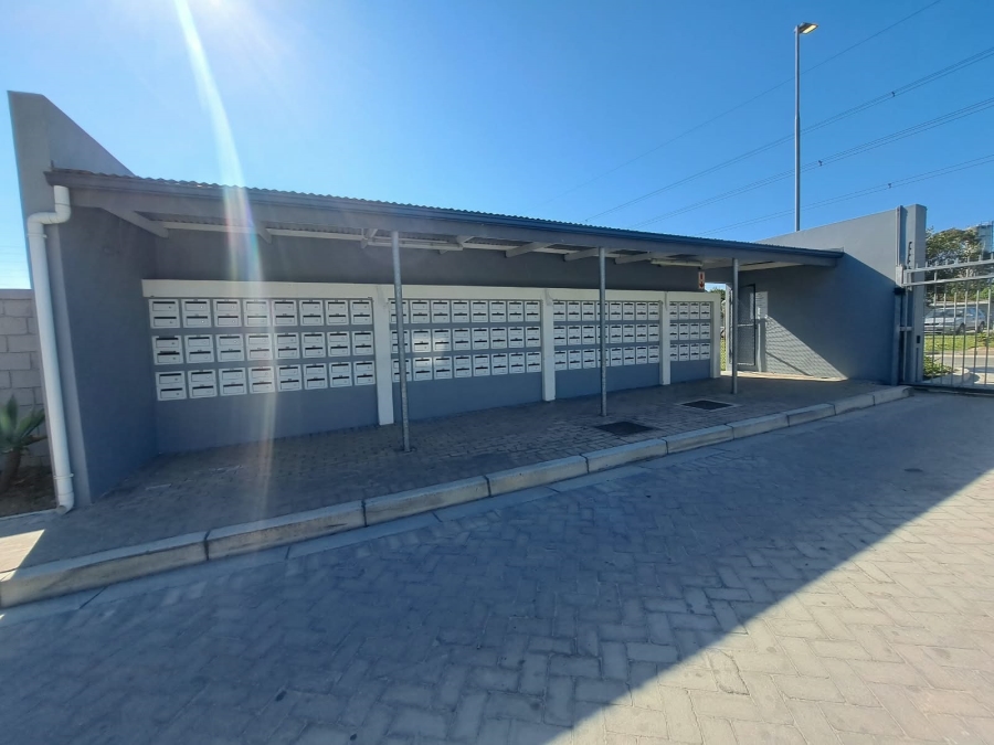 2 Bedroom Property for Sale in Devon Park Western Cape
